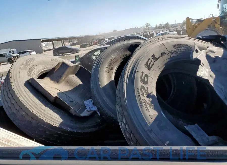 1GT49REY3NF107851# 12