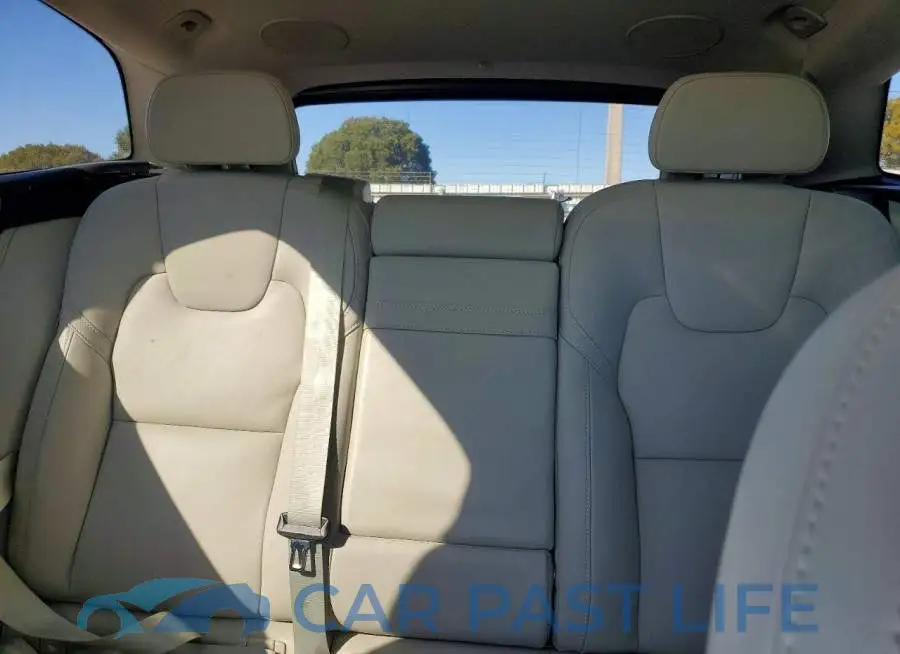 YV4102DL3M1790802# 10