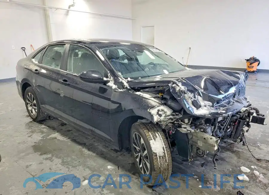 3VW5M7BU4RM088027# 4
