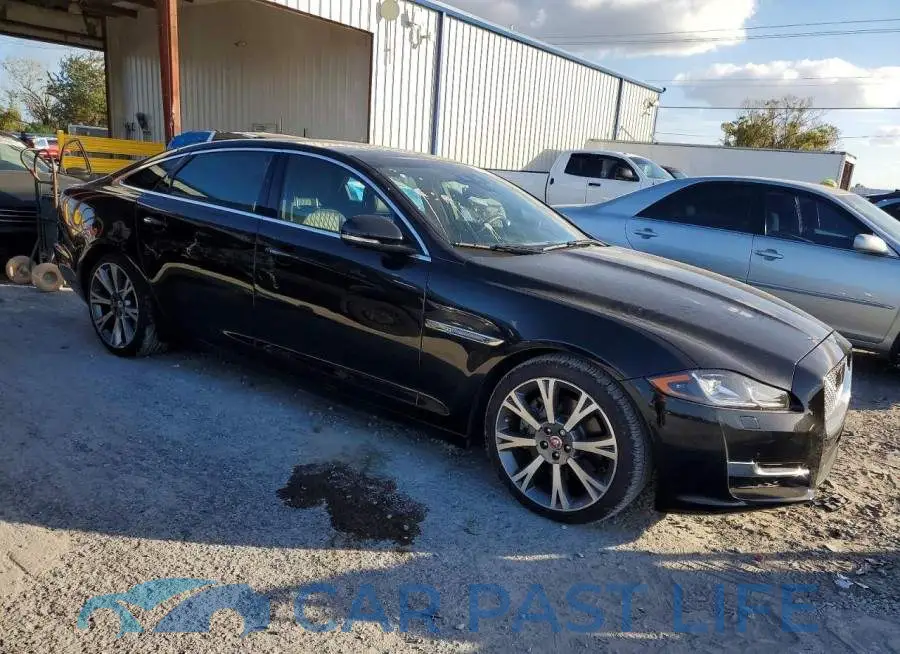 SAJWA2G76J8W15677# 4