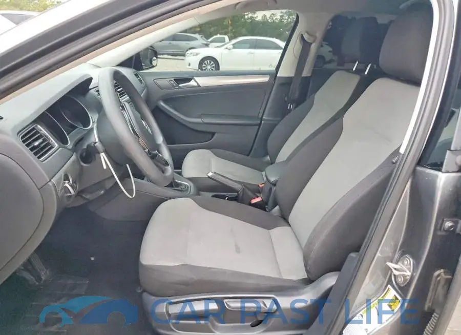 3VW2B7AJ0JM204361# 7