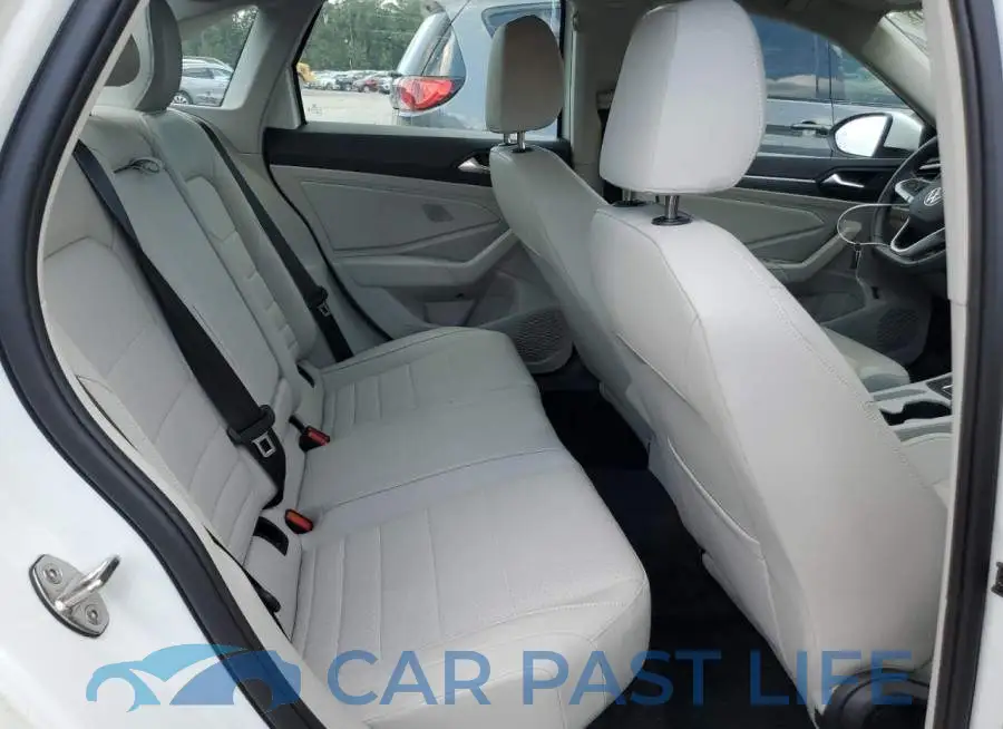 3VW7M7BU2RM082977# 10