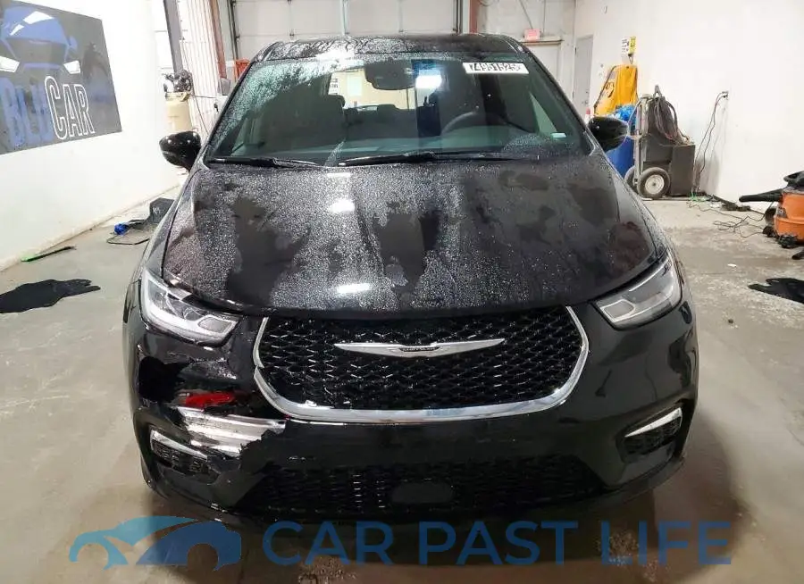 2C4RC1BG2SR614586# 5