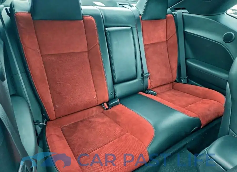 2C3CDZFJ8PH611068# 10