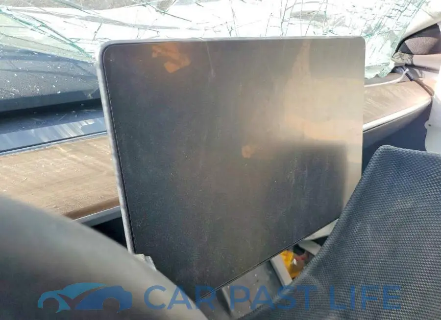 5YJ3E1EB9NF131967# 9