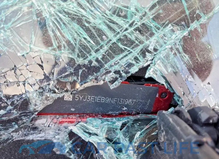 5YJ3E1EB9NF131967# 12
