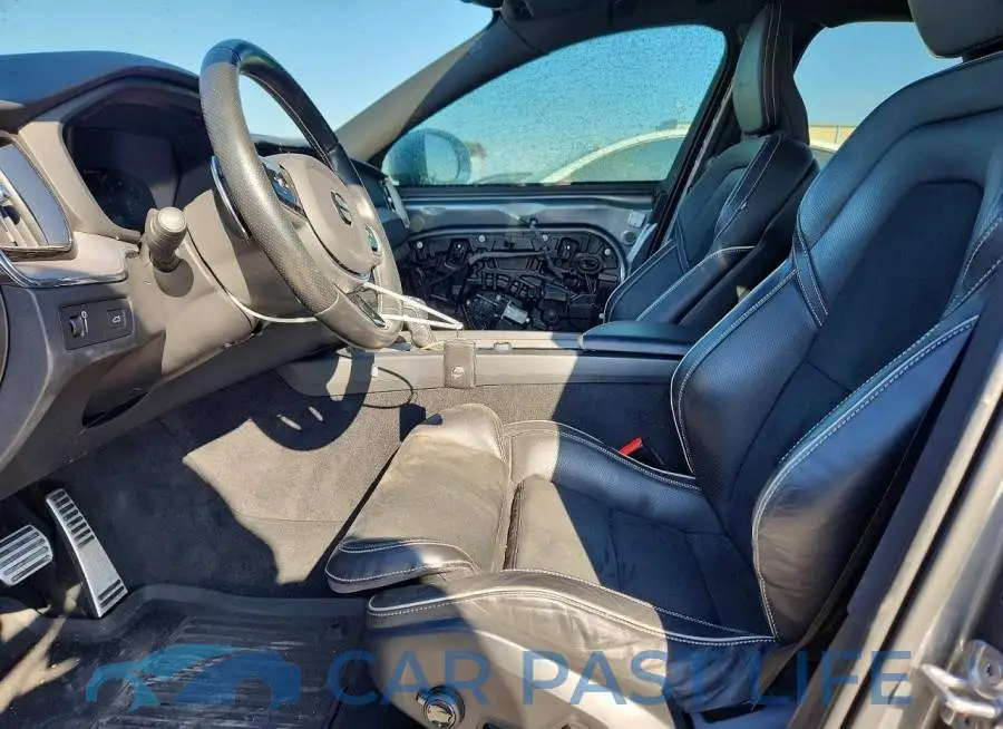 YV4A22RM9K1379963# 7