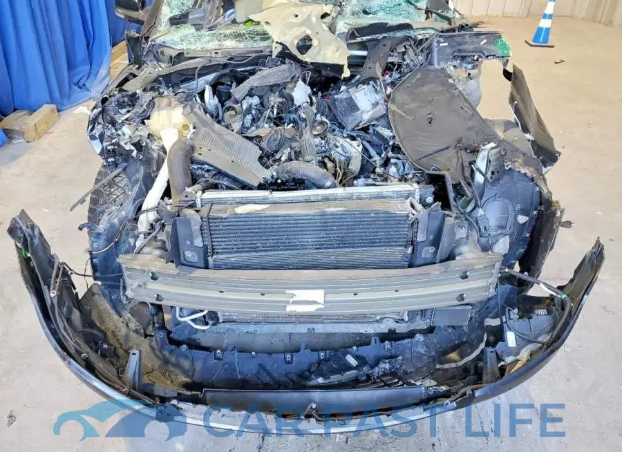 1FM5K8GT3JGA34582# 12