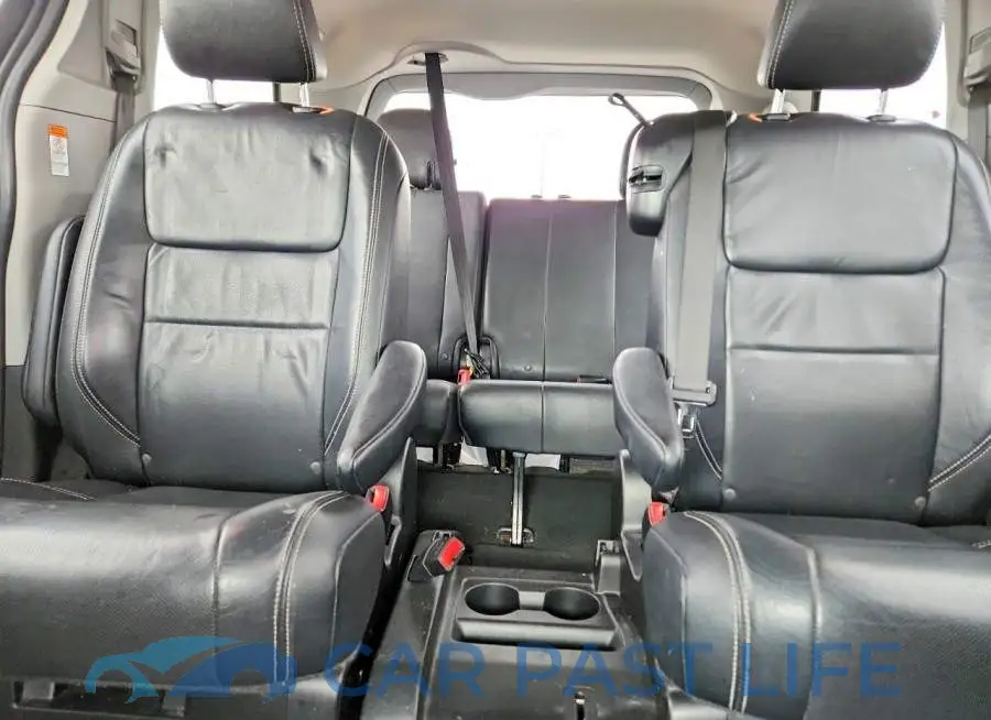 5TDXZ3DC2JS950630# 10