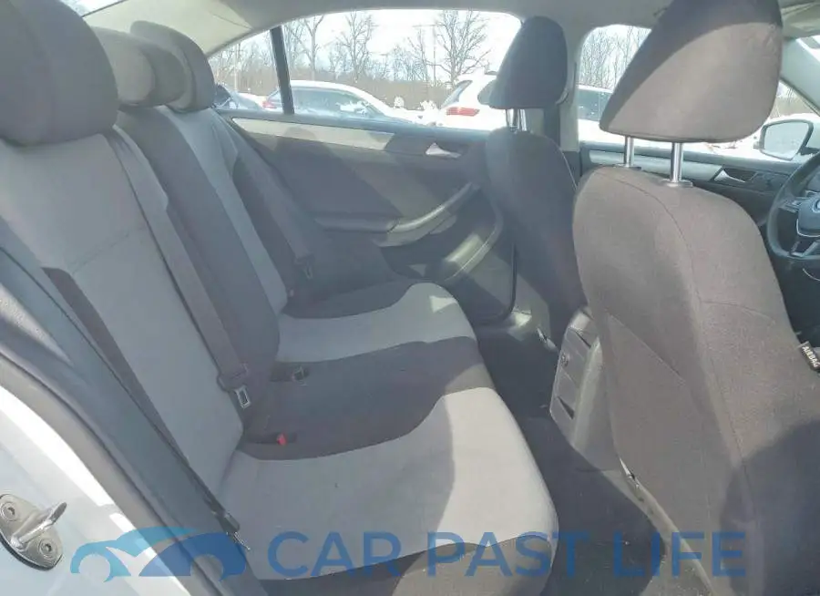 3VW2B7AJ7JM209962# 10