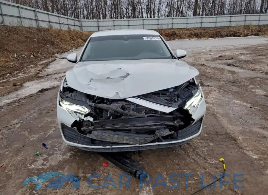 3VW5M7BU6RM039685# 5