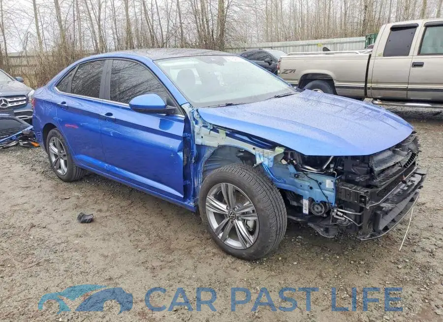 3VW7M7BU1RM077611# 4