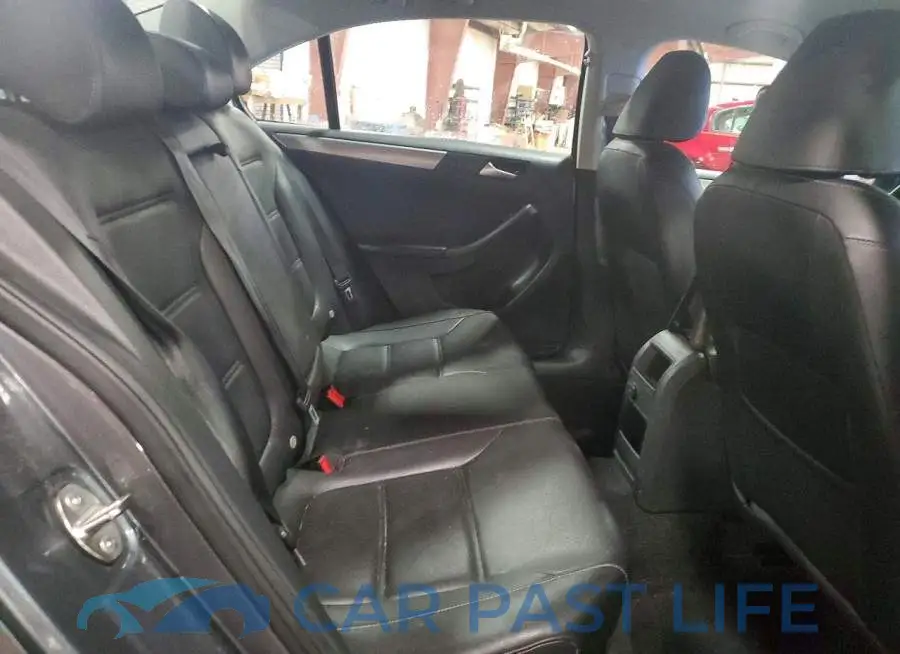 3VWDB7AJ8JM209025# 9