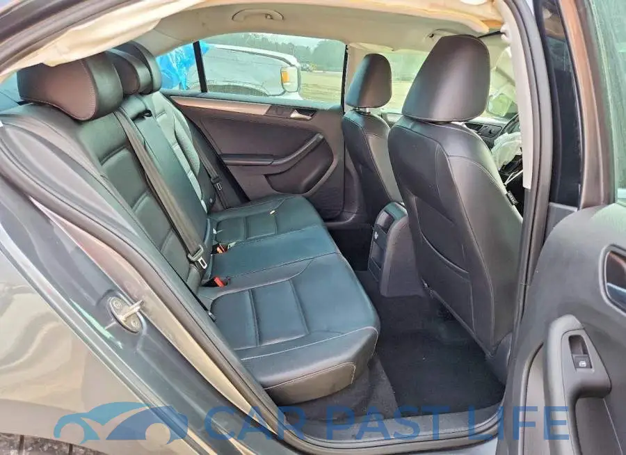 3VWDB7AJ9JM260730# 10