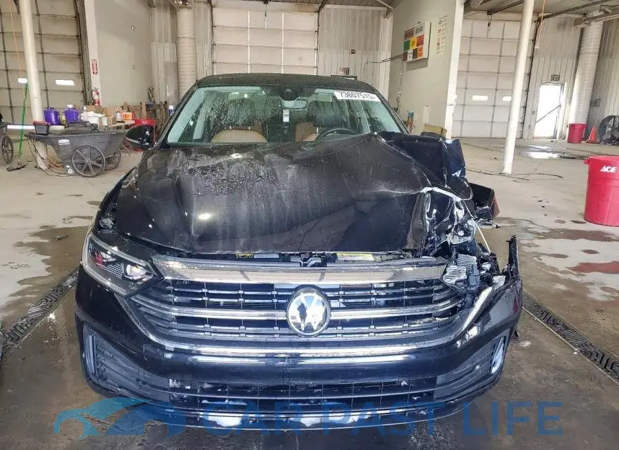 3VWGM7BU4PM056281# 5