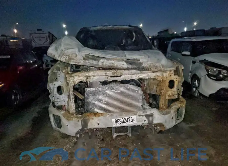 1GT49PEY9LF108245# 5