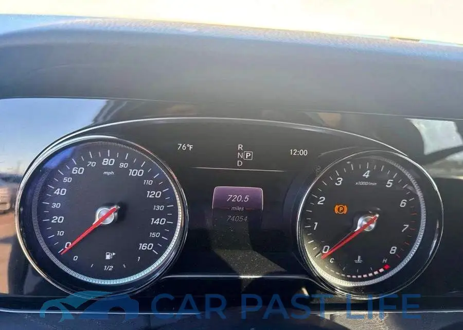 WDDZF4JBXKA526121# 8
