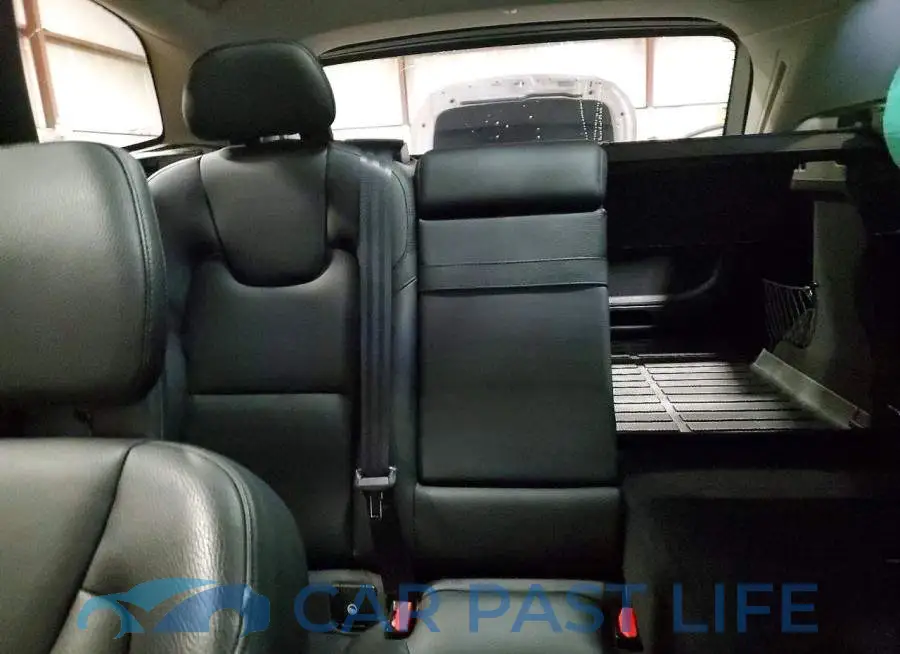 LYV102RK2JB122609# 10
