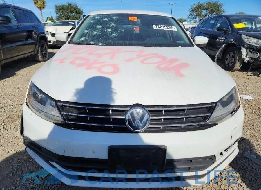 3VW2B7AJ7JM262161# 4