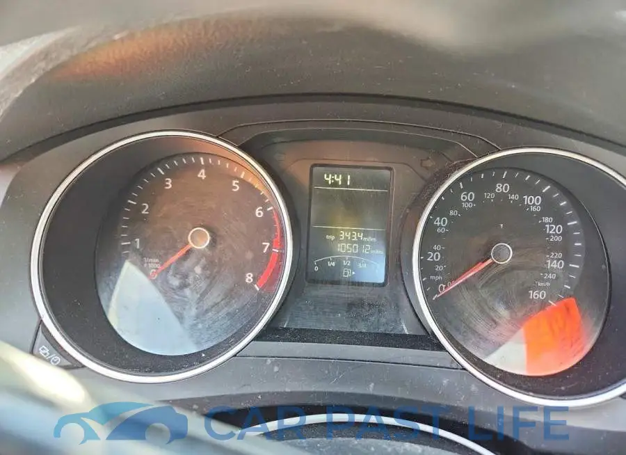 3VW2B7AJ7JM262161# 8