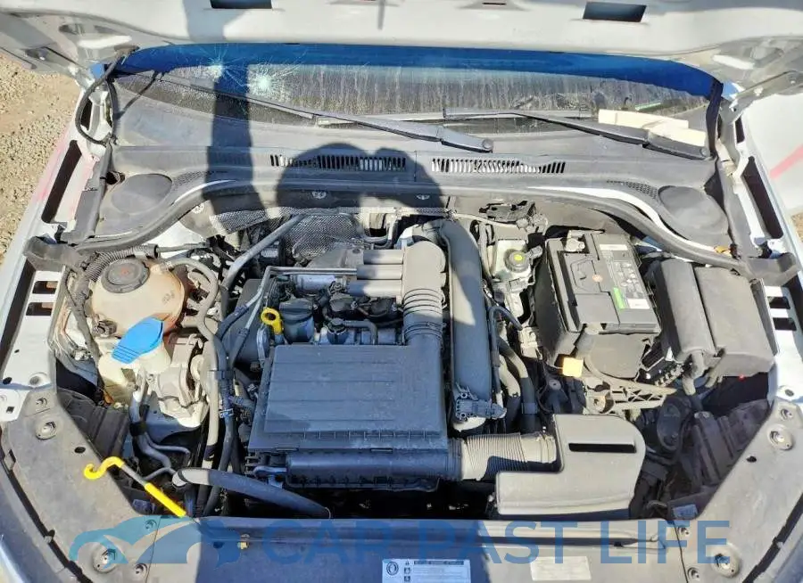 3VW2B7AJ7JM262161# 10