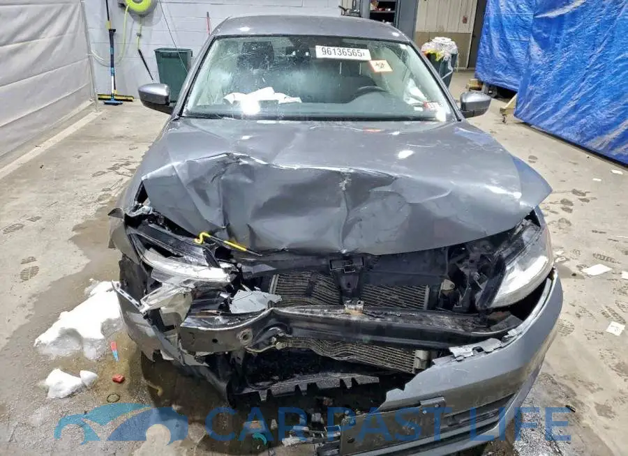 3VW2B7AJ9JM231803# 5