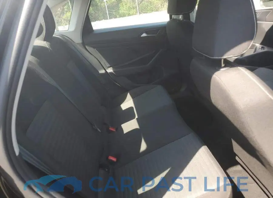 3VW5M7BU0RM042825# 10