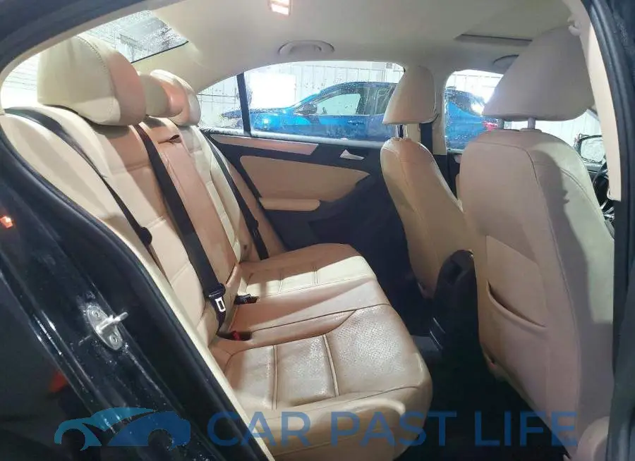 3VWDB7AJ5JM259039# 10