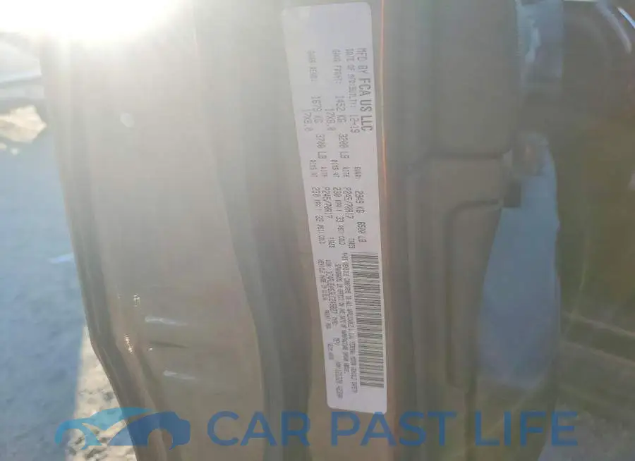 1C4RJEAG3LC245827# 12