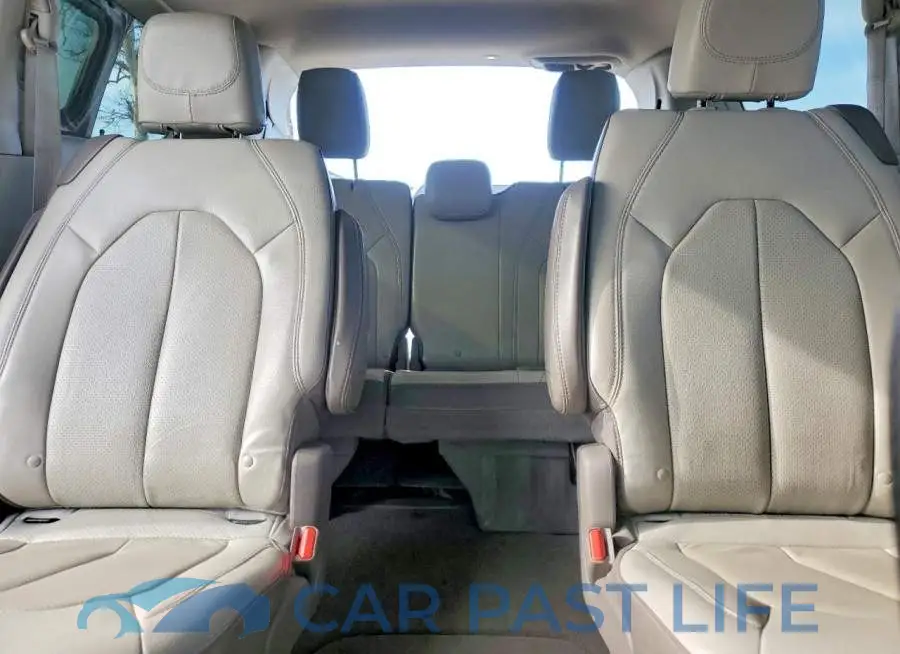 2C4RC1EG5JR106347# 10