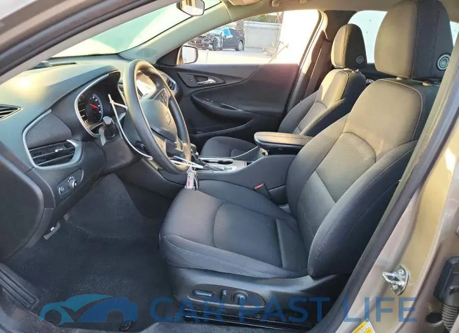1G1ZD5ST2NF162676# 7