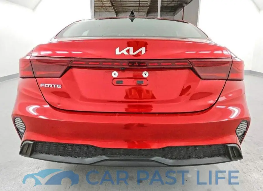 3KPF24AD9PE628721# 6