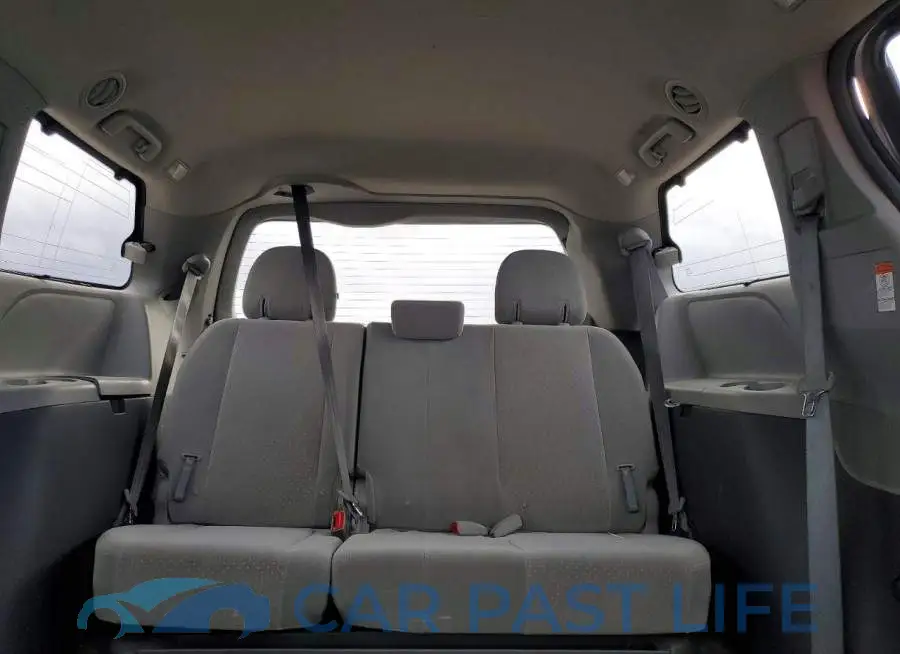 5TDKZ3DCXJS917188# 10