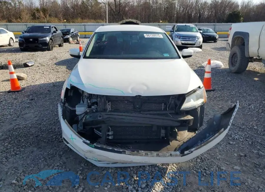 3VW2B7AJ3JM263744# 5