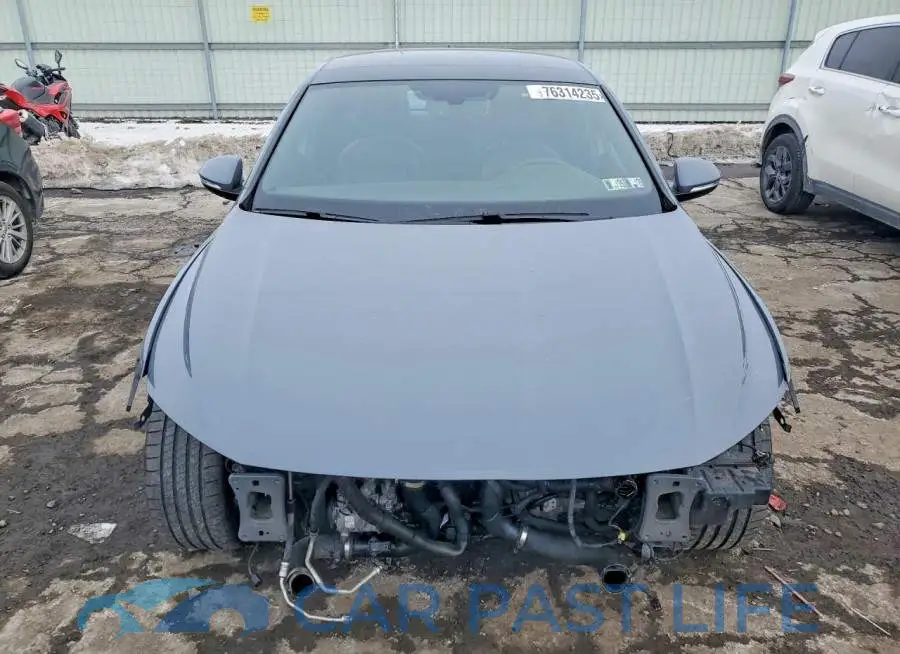 3VW5T7BU8KM183103# 5