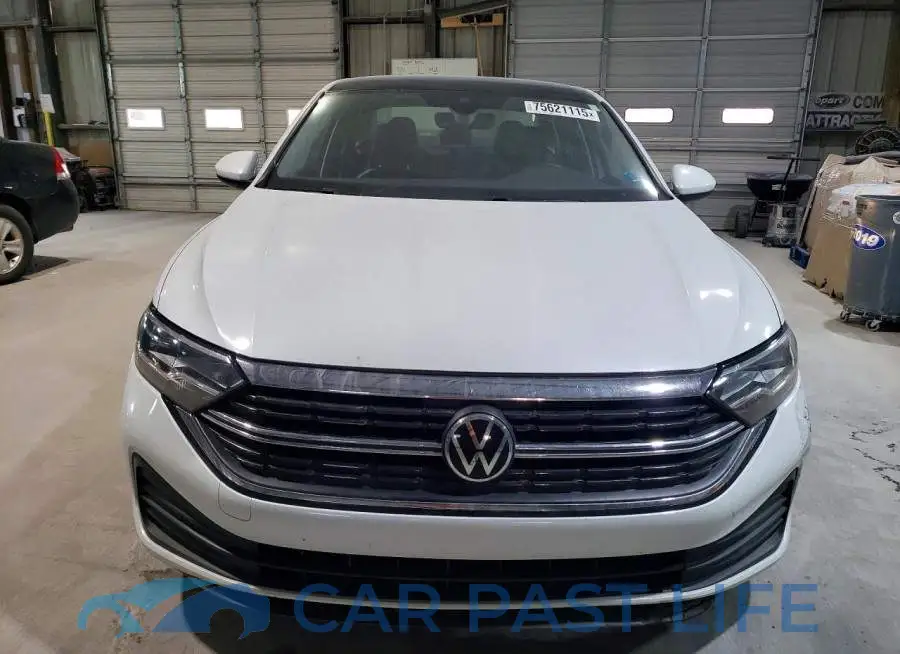 3VW7M7BU9NM013424# 5
