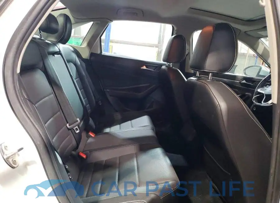 3VW7M7BU9NM013424# 10