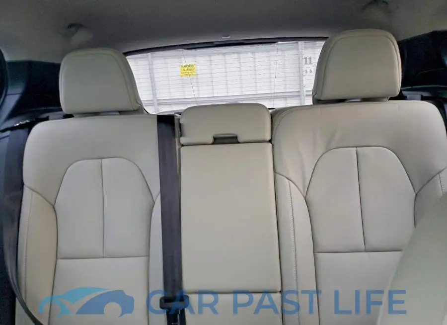 YV4162UK1M2502646# 10