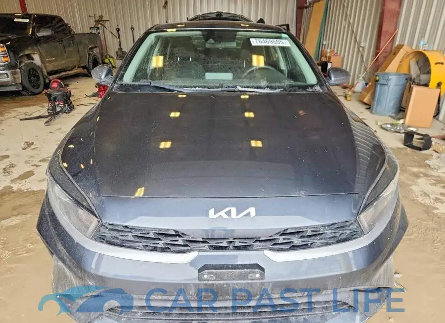 3KPF24AD2RE767897# 5