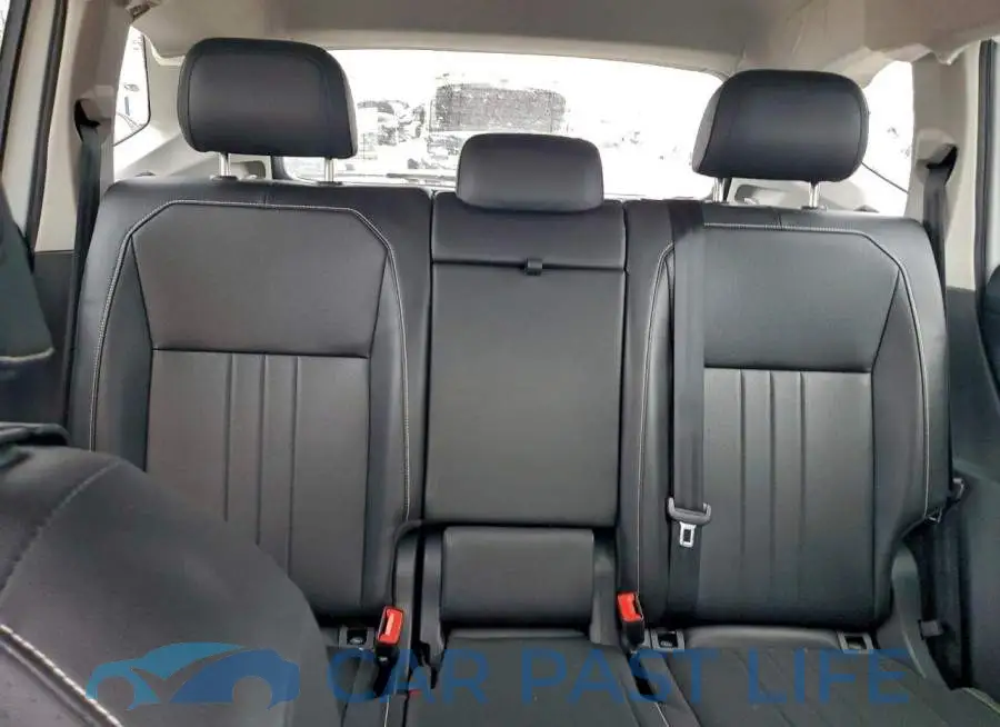 3VV2B7AX8RM030558# 10