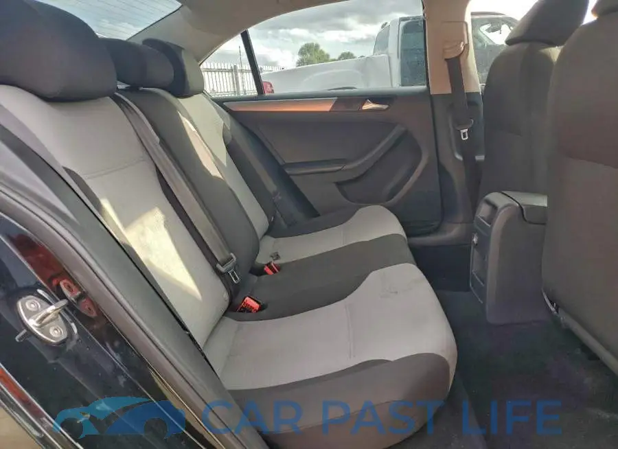3VW2B7AJ6HM289989# 10