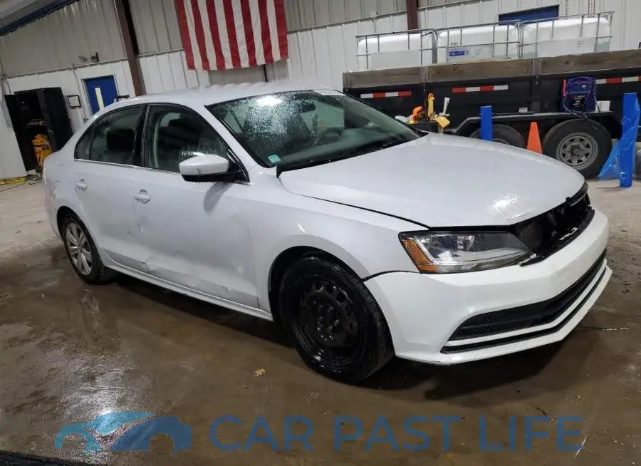 3VW2B7AJ7HM237609# 4