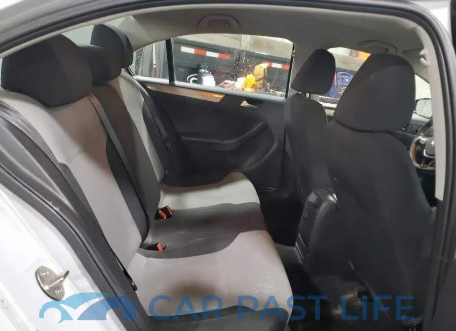3VW2B7AJ7HM237609# 10