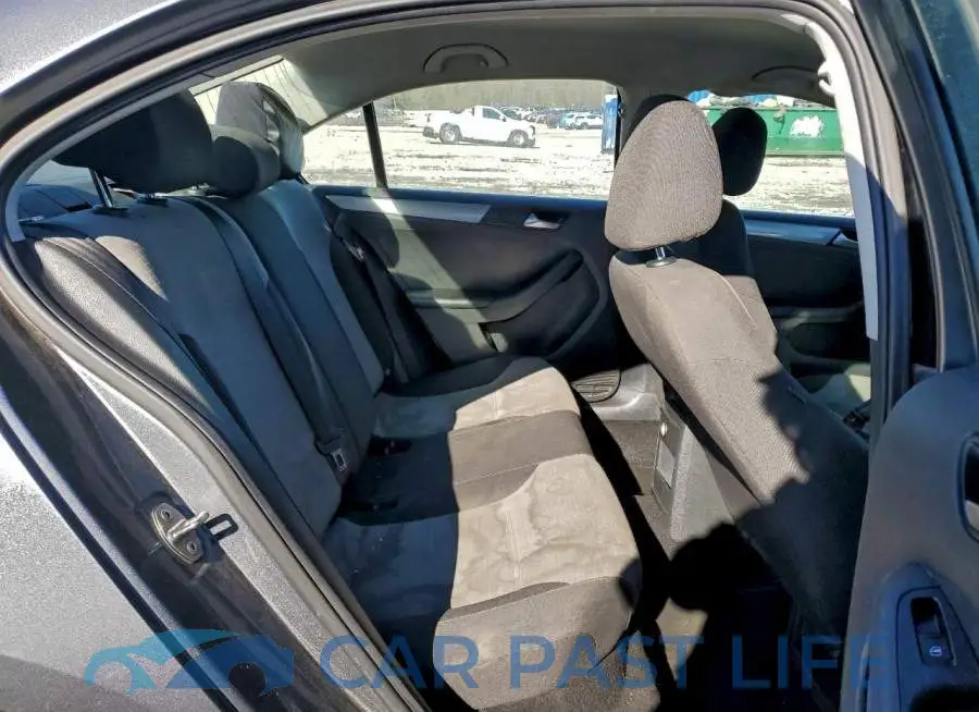 3VW2B7AJXJM220342# 10