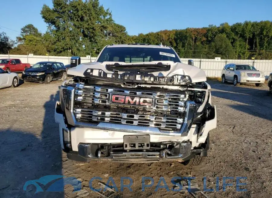 1GT4UREY6SF283674# 5