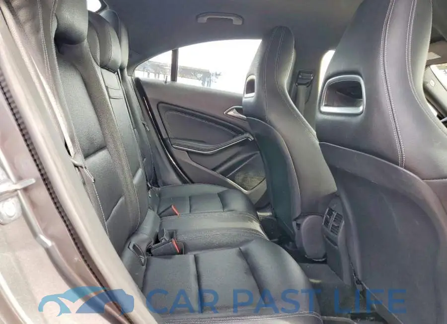 WDDSJ4EB0JN696070# 10