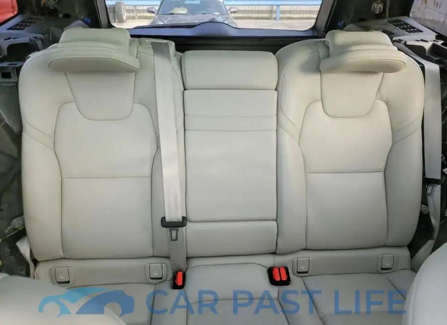 YV4102RL7J1034667# 10