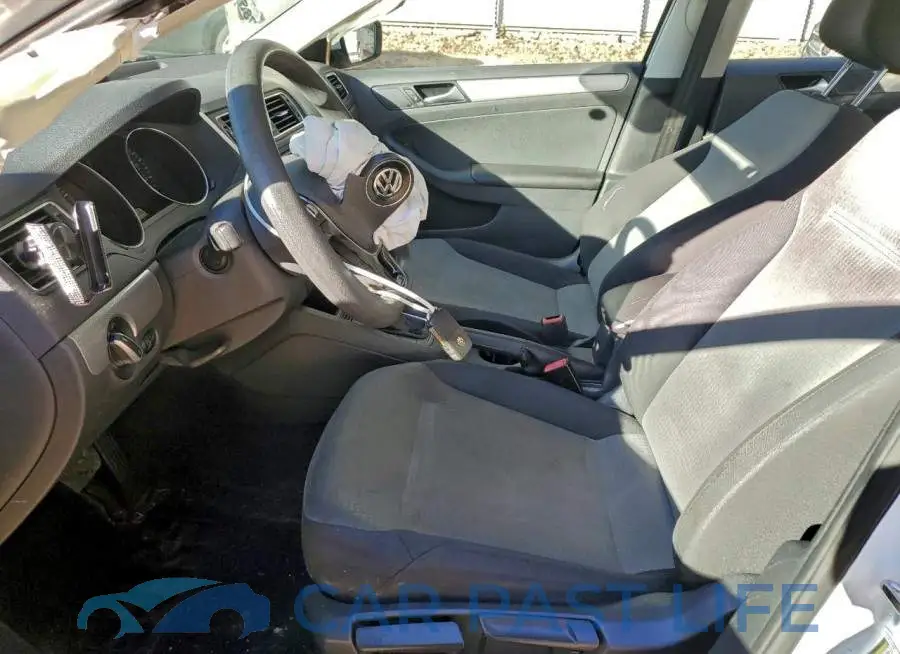3VW2B7AJ0HM224037# 7