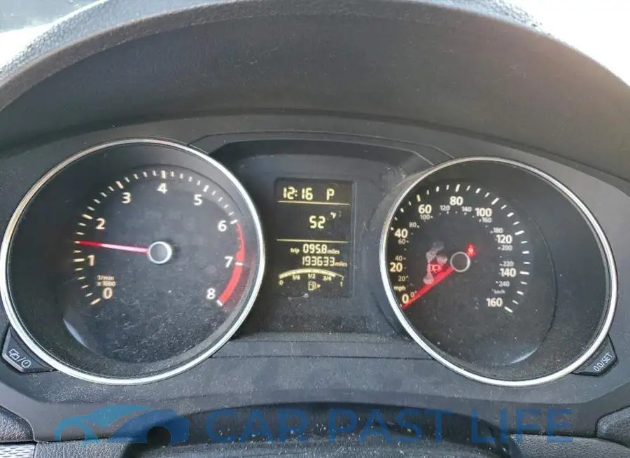 3VW2B7AJ6HM228710# 9