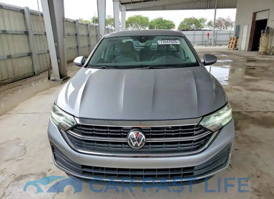 3VWEM7BU5RM063816# 5